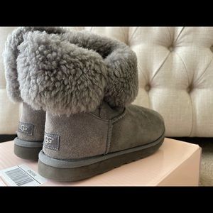 Ugg boots gray size 9